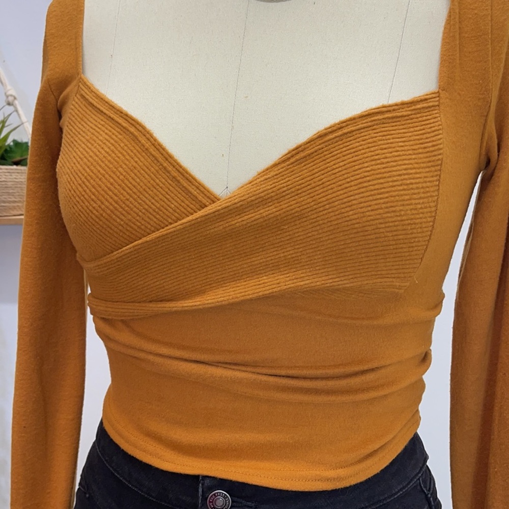 Urban Outfitters Crop Top - Picture 5 of 13